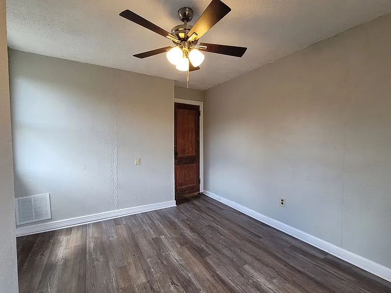 3138 Wabash Ave — Photo 18