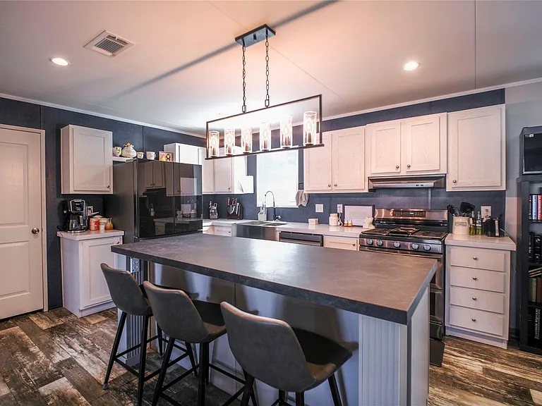 5402 Five Oaks Dr — Photo 5