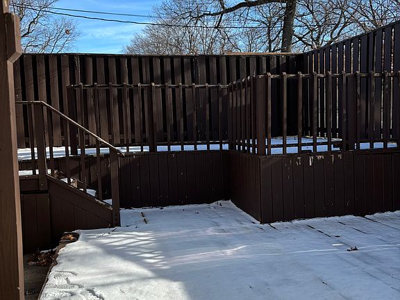 3rd image of 2614 Jewett Ave