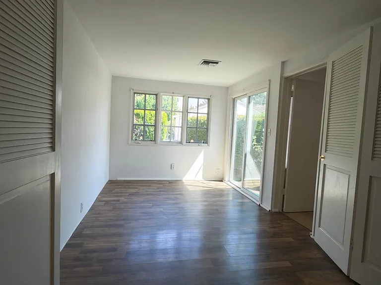 8547 Lorain Rd — Photo 12