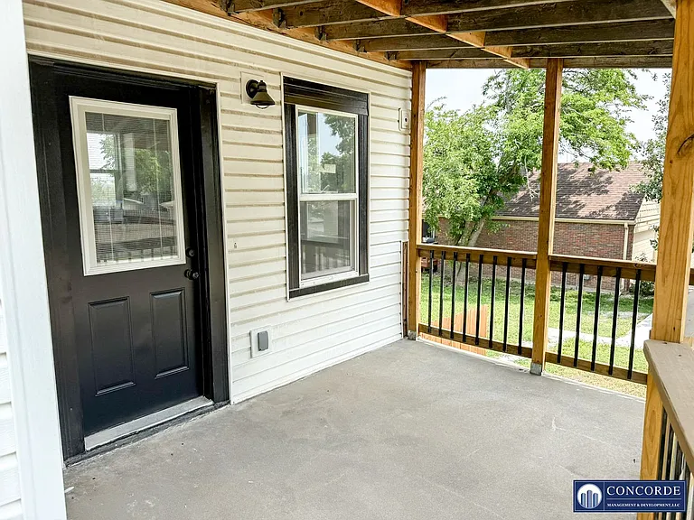 3210 S 48th St — Photo 10