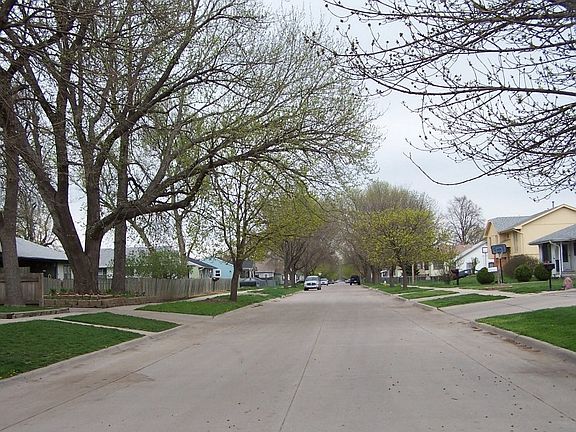 5th image of 2657 6th Ave