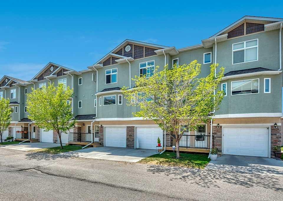 1st image of 318 E Strathcona Cir