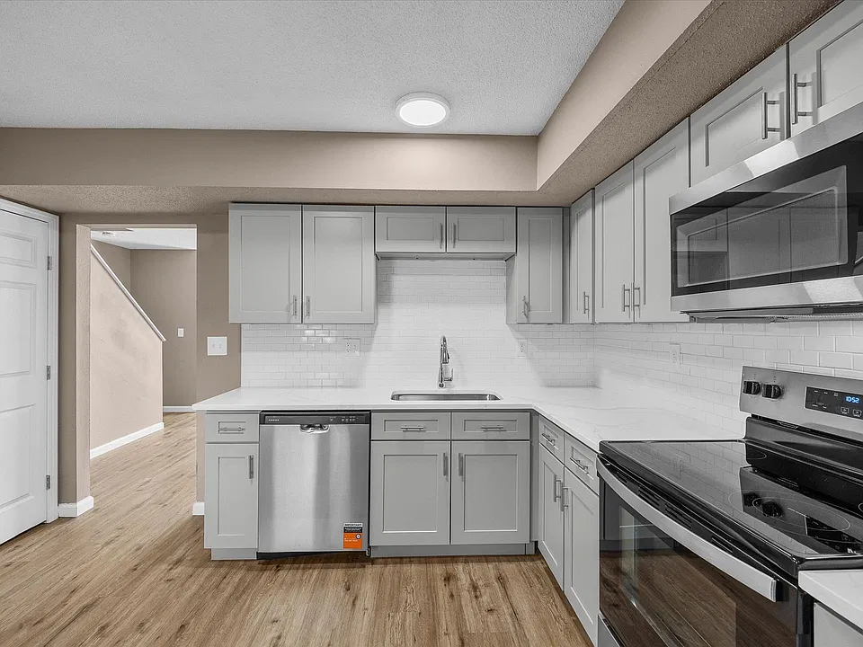 505 N Guernsey St #505
