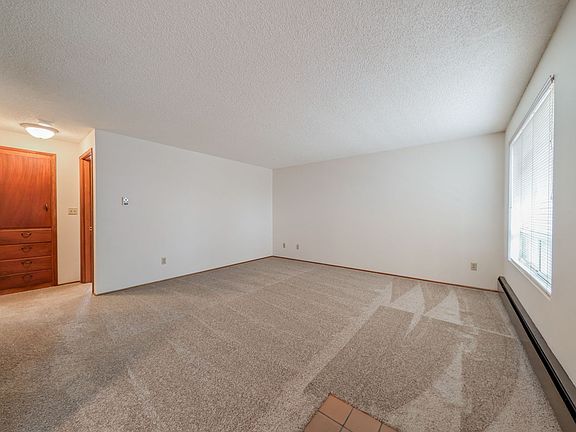 4th image of 2324 Wetmore Ave APT 4