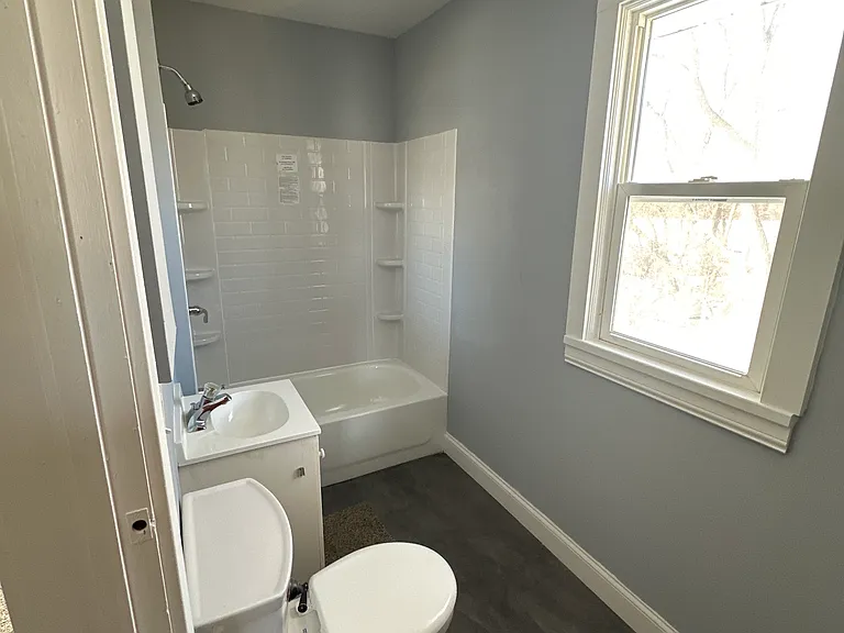 333 Arlington Ave E — Photo 7