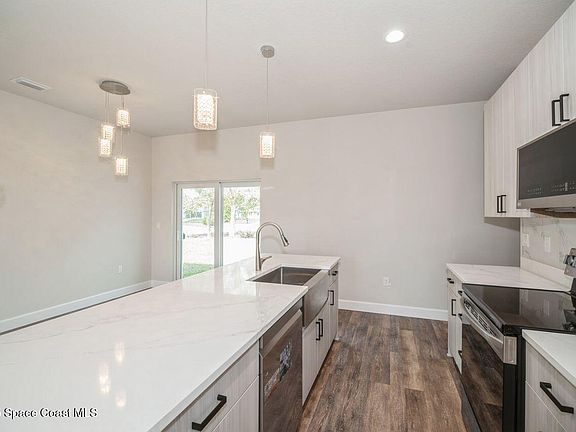 3rd image of 501 Andrew St SE