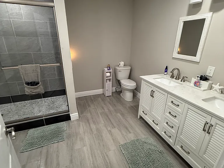 1160 Andrews St — Photo 3
