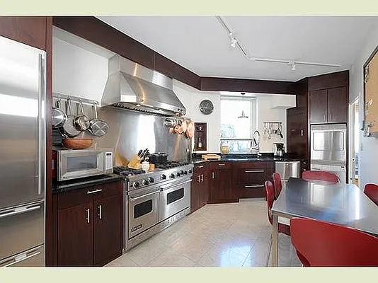 Sold by Stribling | media 3