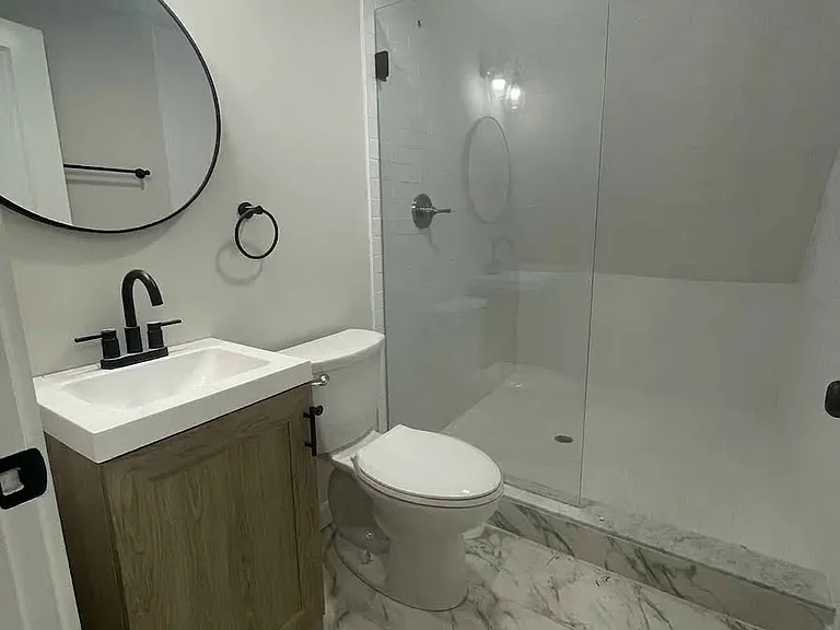 560 Howard Ave #2 — Photo 6