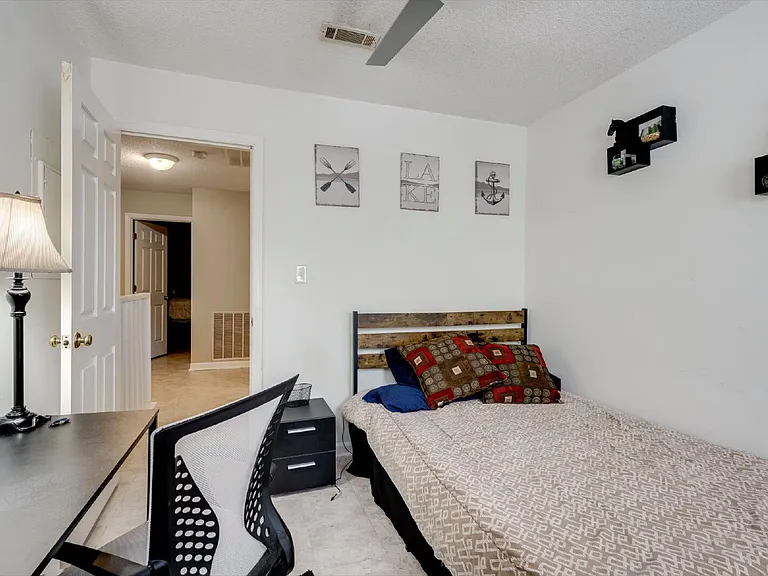 3003 Creek View Ct — Photo 28
