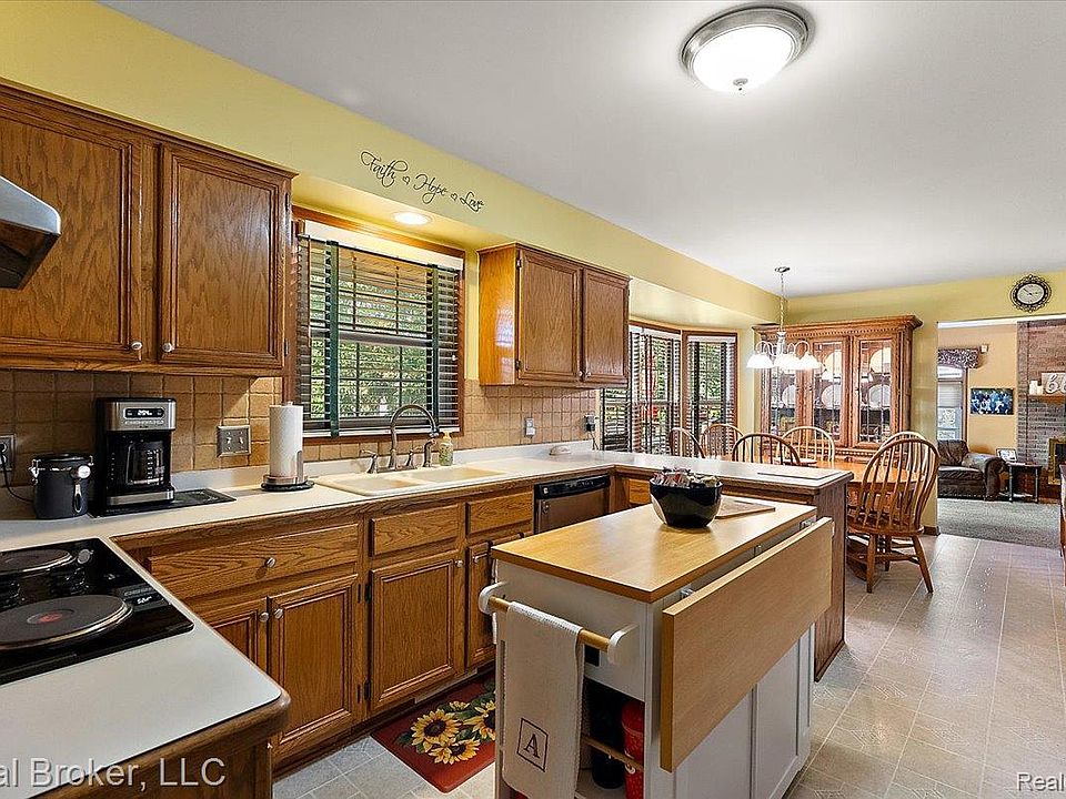 44744 Danbury Rd, photo 14