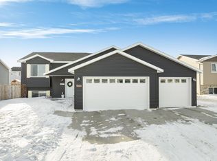 1004 34th Ave NE, Minot, ND 58703