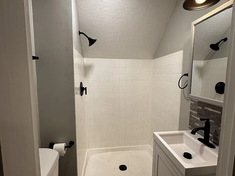 213 Pine St #3 — Photo 2