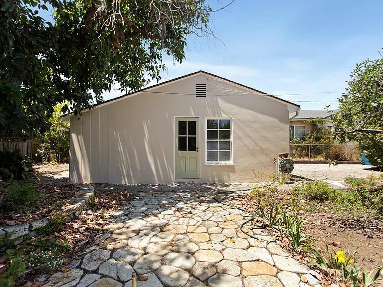 815 N Hidalgo Ave — Photo 22
