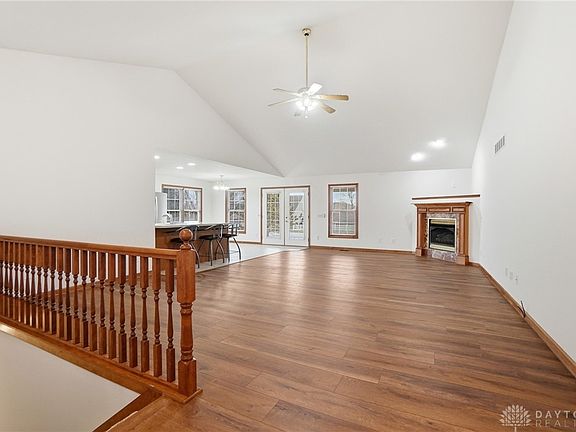 5th image of 9048 Bedford Ct