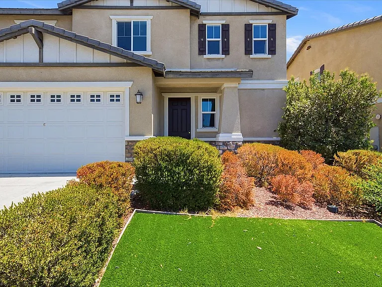 5577 Bella Way — Photo 2