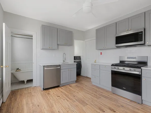26 Plymouth St #3, Cambridge, MA 02141