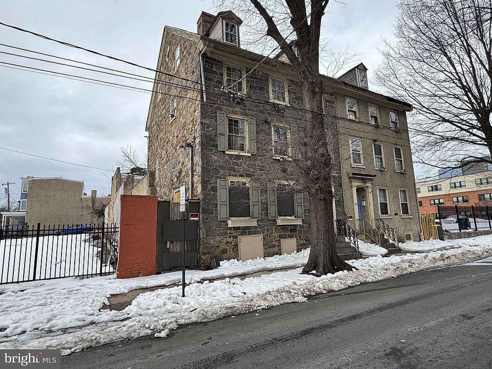 1st image of 701 N West St