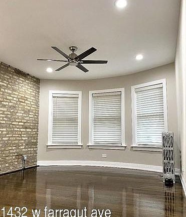 2nd image of 1432 W Farragut Ave #1715