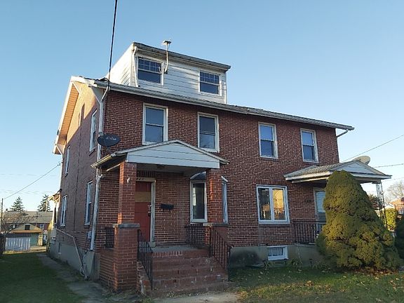 3rd image of 421 E Locust St