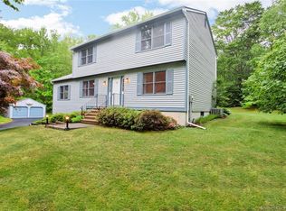 33 Greenbriar Rd, Oxford, CT 06478
