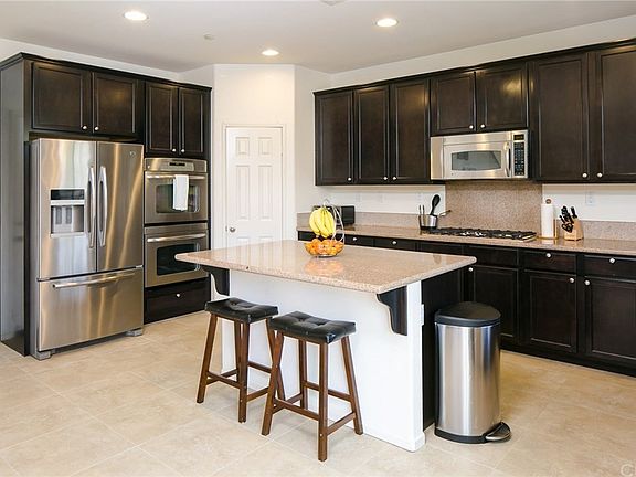 4th image of 40500 Amesbury Ln