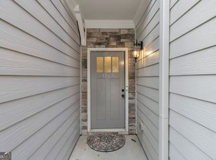 1563 Butternut Cv, Stone Mountain, GA 30083