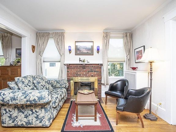 4th image of 25 Bradford Ave