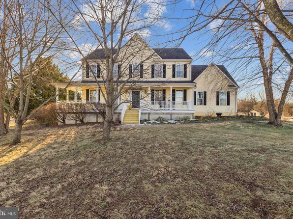 829 Castlerock Ln, Berryville, VA 22611