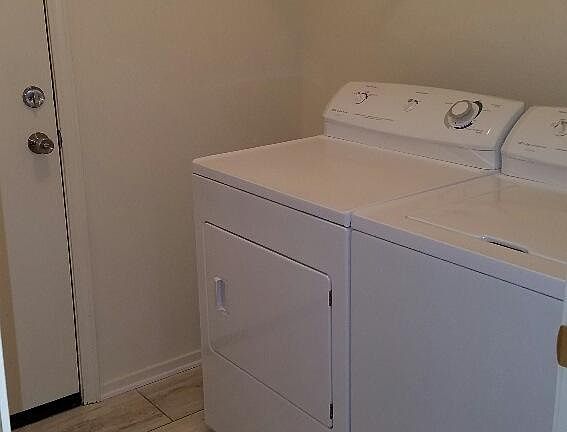 5th image of 1210 Lullabrooke Ct