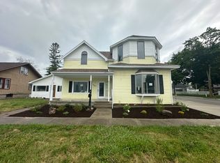 319 N Main St #1, Churubusco, IN