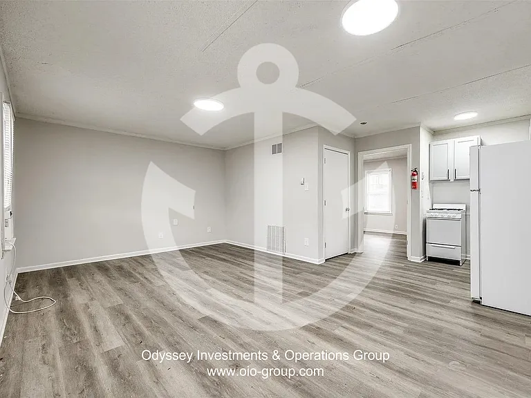 595 Betty St #4 — Photo 2