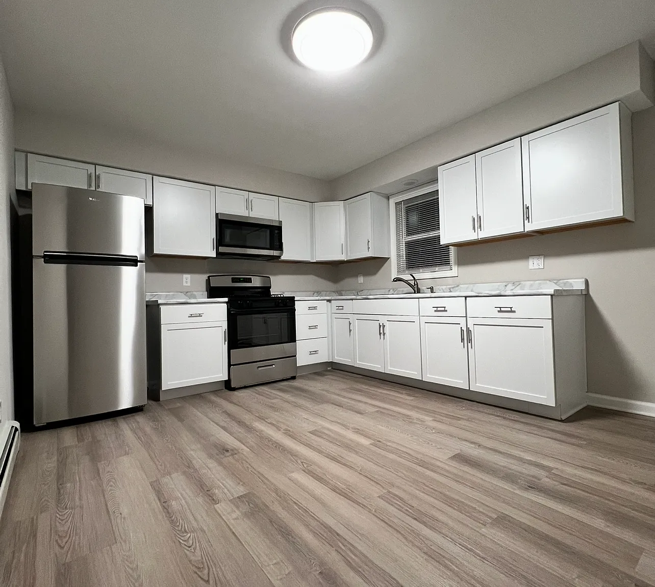 2 bed, 700 sqft, $925 — Photo 2