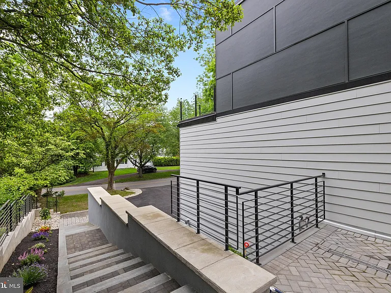 354 Winding Way — Photo 94