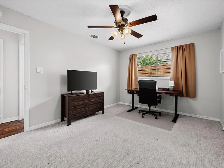 2203 Ventura Dr #B — Photo 18