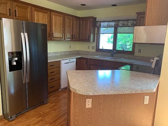 Kitchen - 176 Wisteria Dr