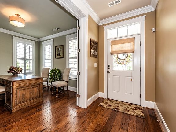 3rd image of 520 Jones Mill Ln
