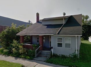 415 W Franklin St, Hartford City, IN 47348