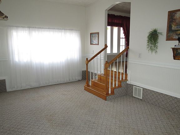 Family Room 12' x 19'