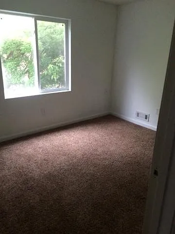 3 bed, 1146 sqft, $1,300 — Photo 3