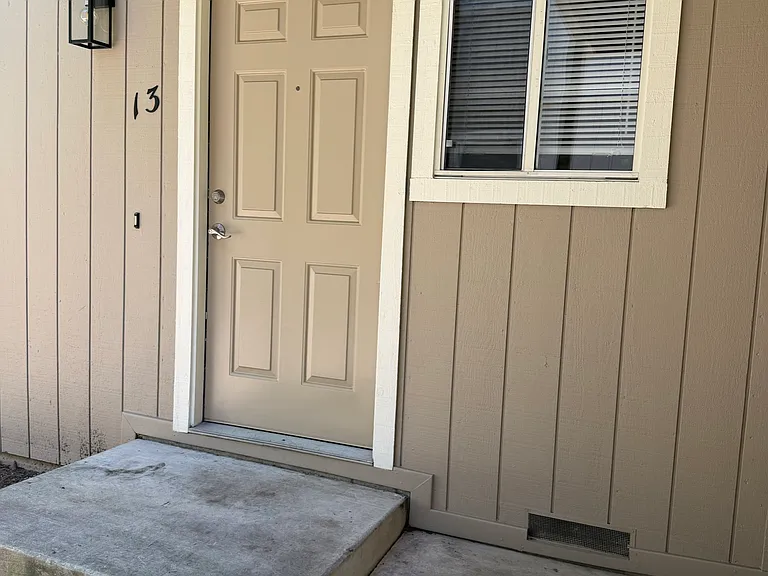 North Dutton Place Apartments — Photo 31