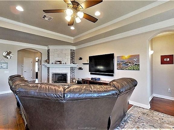 5th image of 2517 Kimbolton Dr