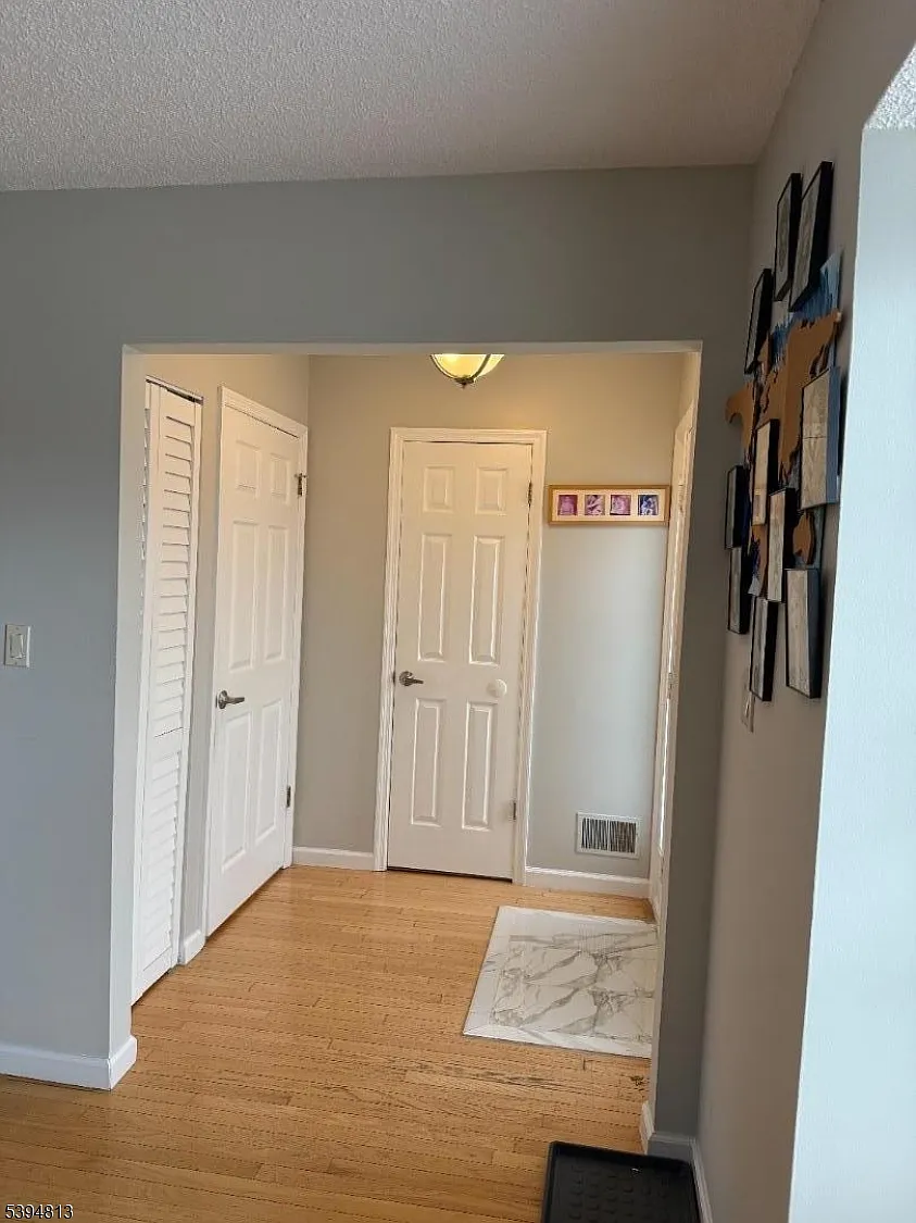 3 bed, 2.5 bath, $3,500 — Photo 4