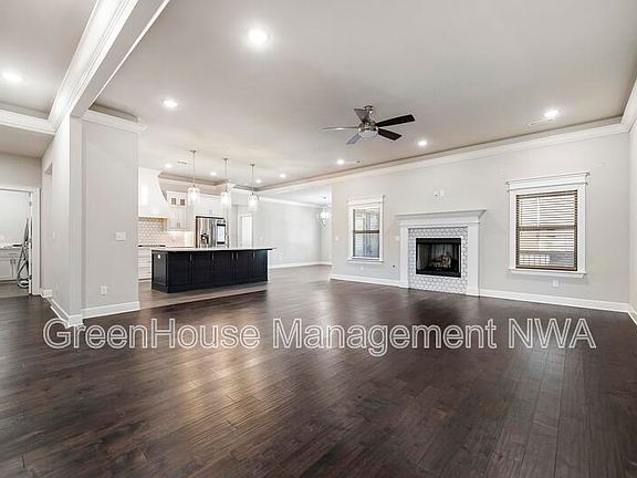 2nd image of 1070 Elizabeth Dr