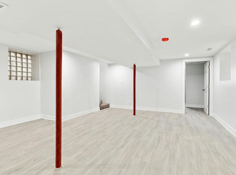 Very spacious basement, with private bedroom, bathroom & laundry room.
