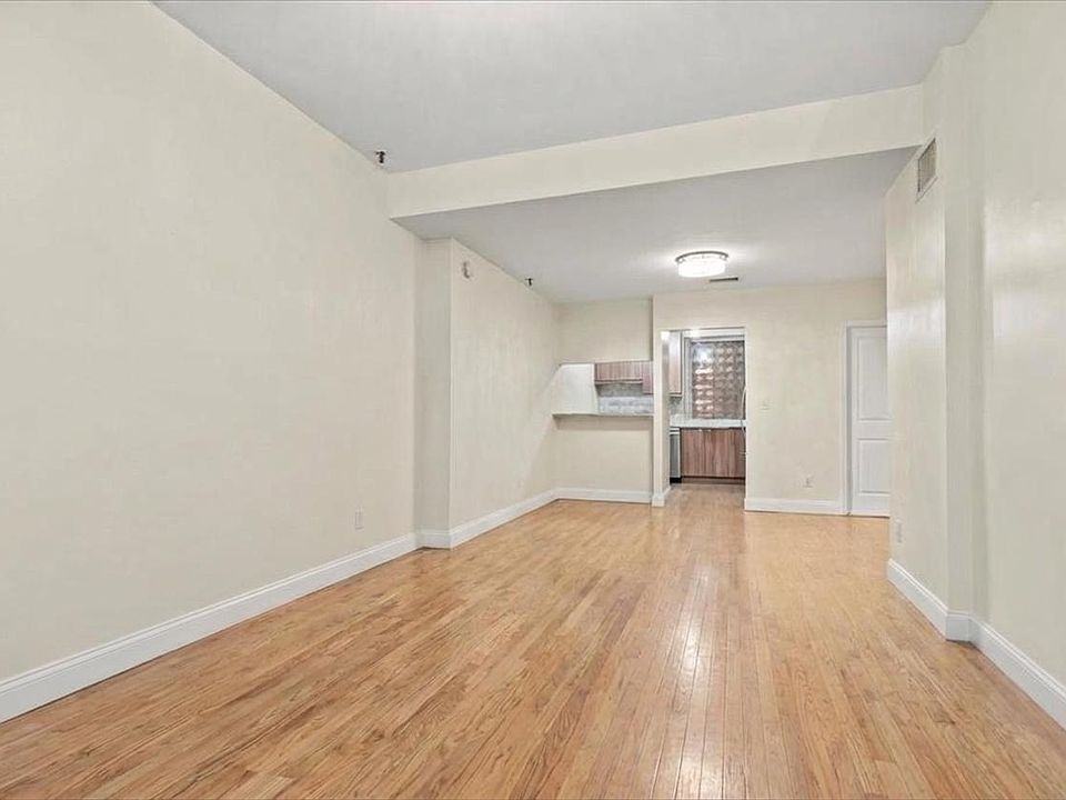 1st image of 186 Wayne St APT 118D