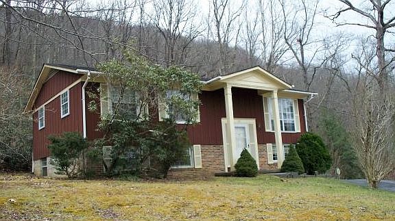 4th image of 632 Hillcrest Dr SE