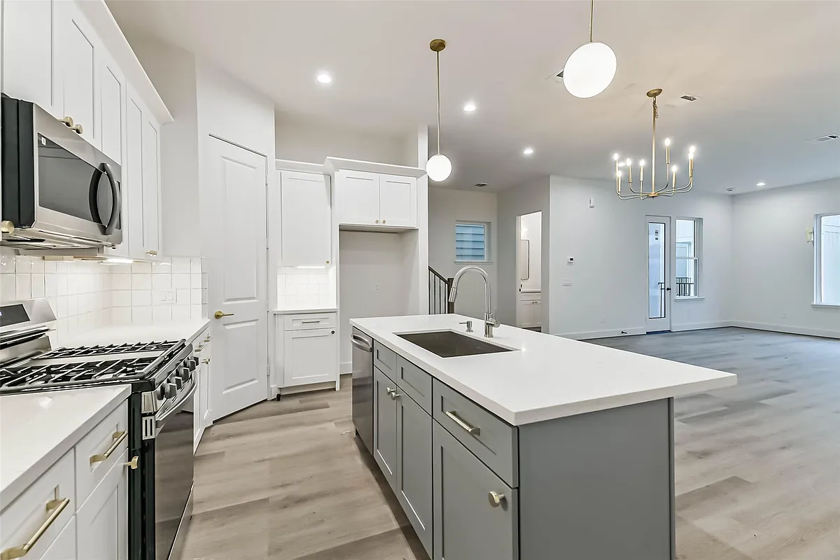 Building Photo - 7709 Earl Rudder Way