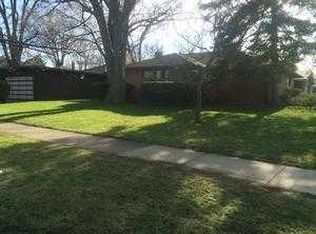1066 Flossmoor Ave, Waukegan, IL 60085